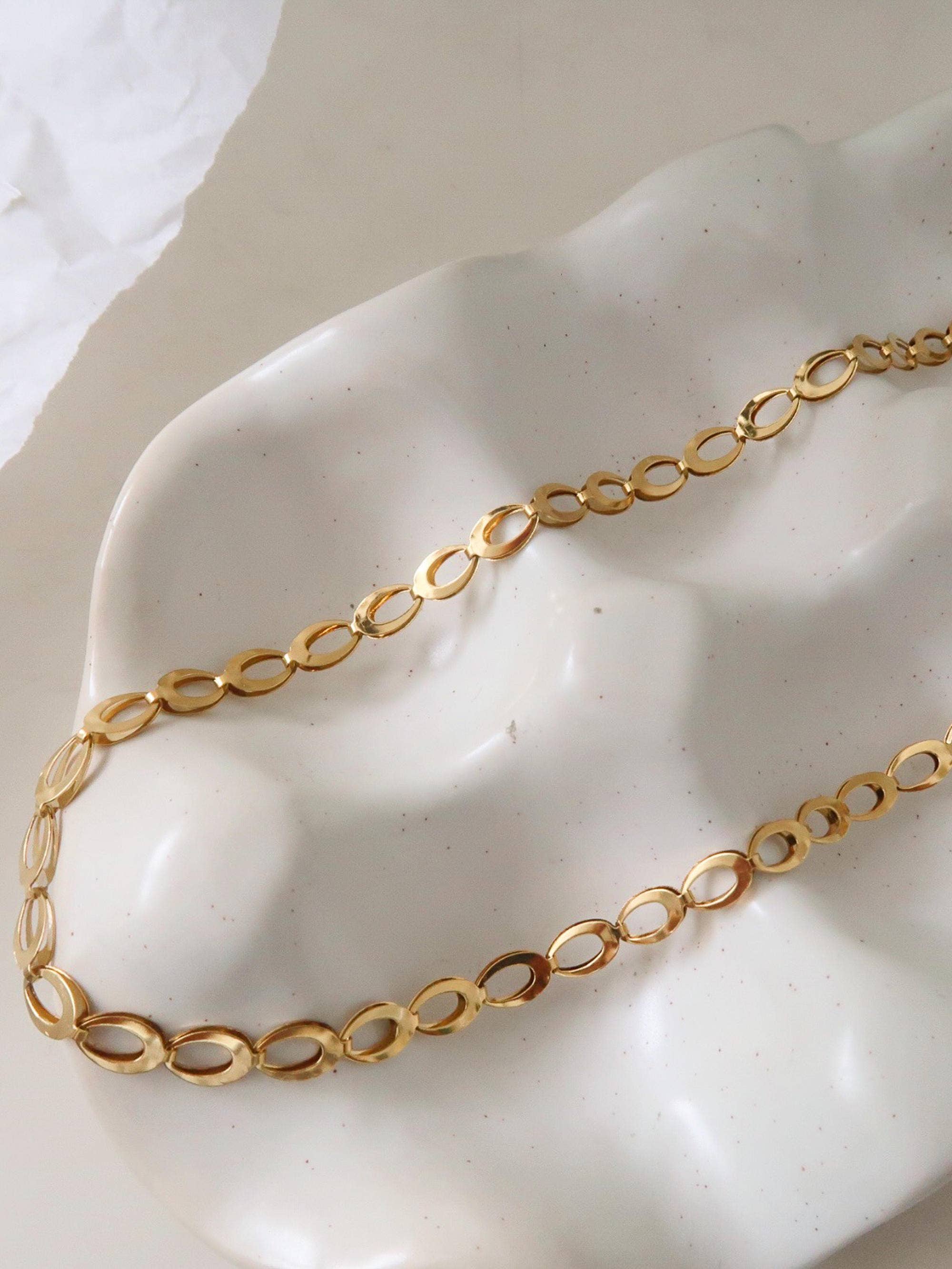 Thessaly 18K Gold Non-Tarnish Oval Link Chain Necklace: Yellow Gold