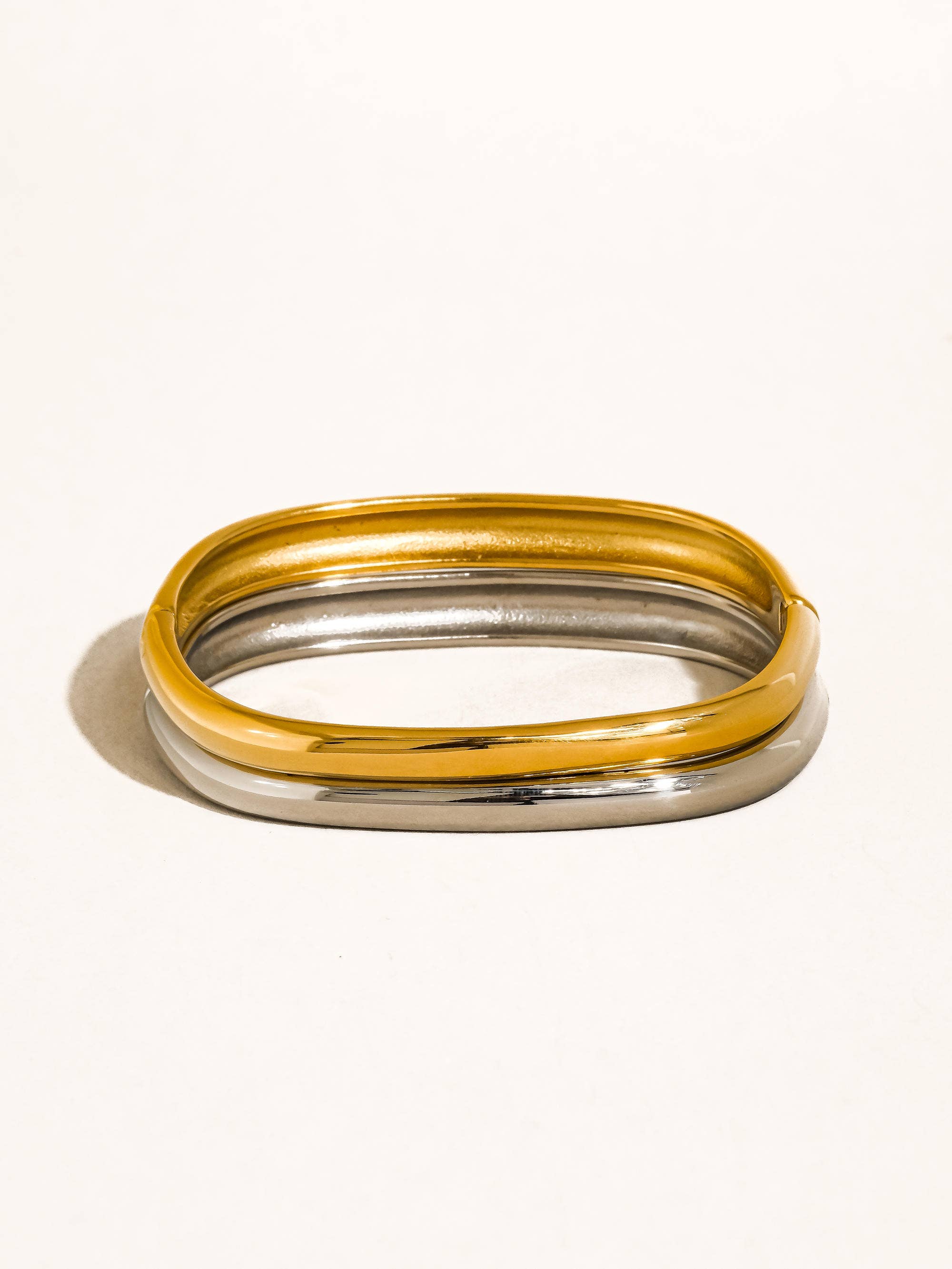 Renzi 18K Gold Non-Tarnish Classic Bangle: Silver