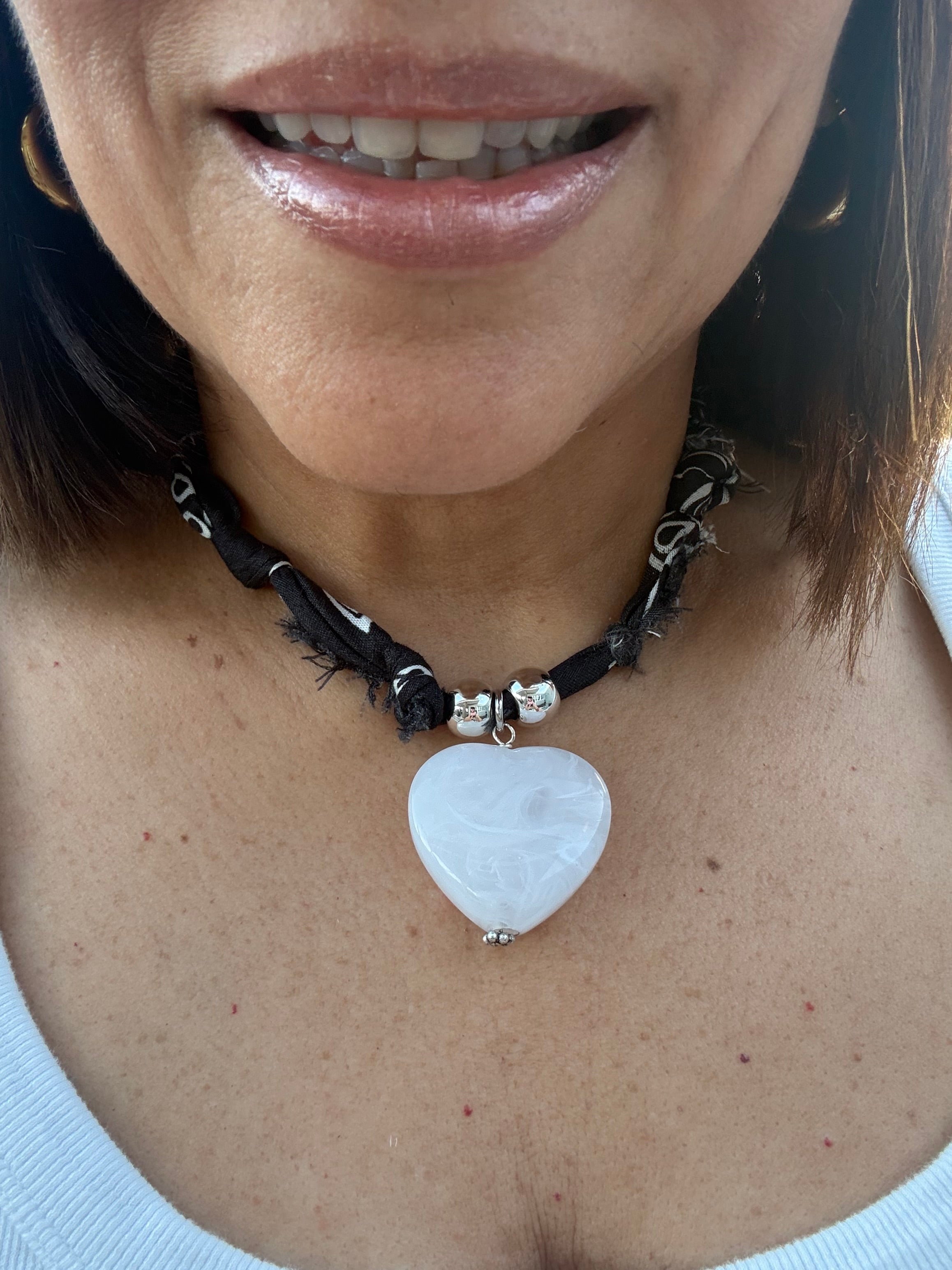 MÍSTIKA BANDANA VIBES NECKLACES
