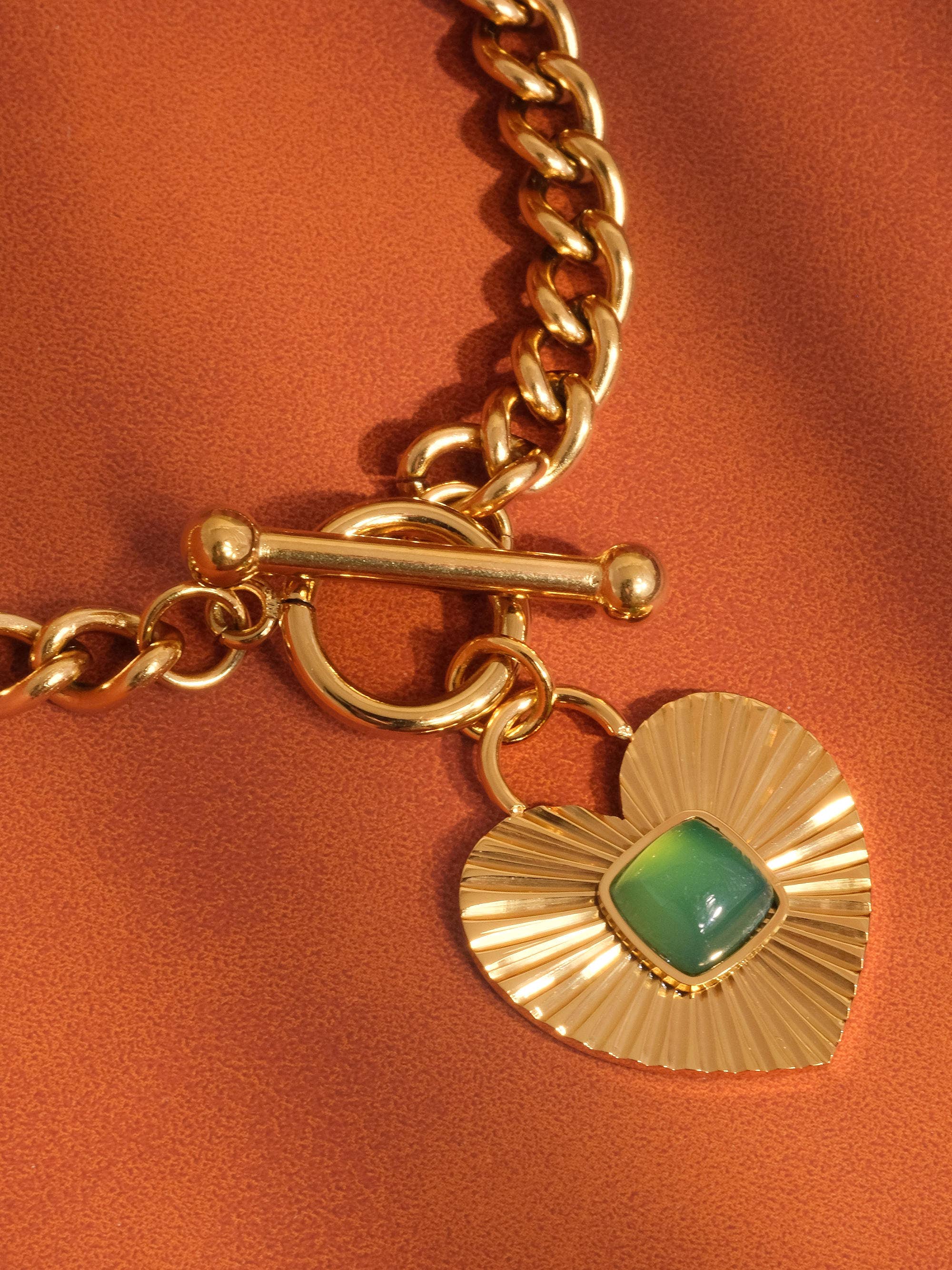 MÍSTIKA COLLAR CORAZÓN VERDE ORO 18K