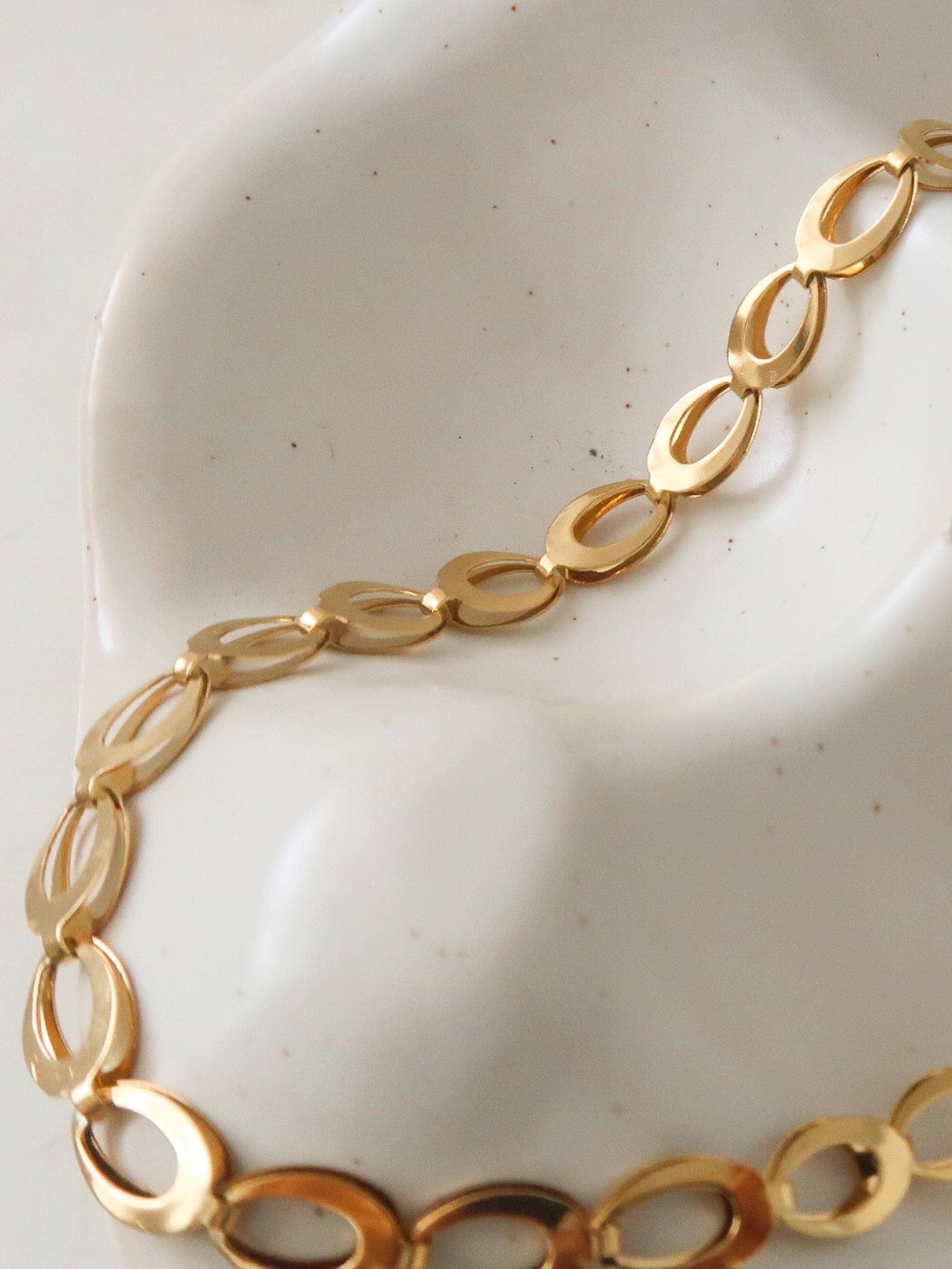 Thessaly 18K Gold Non-Tarnish Oval Link Chain Necklace: Yellow Gold