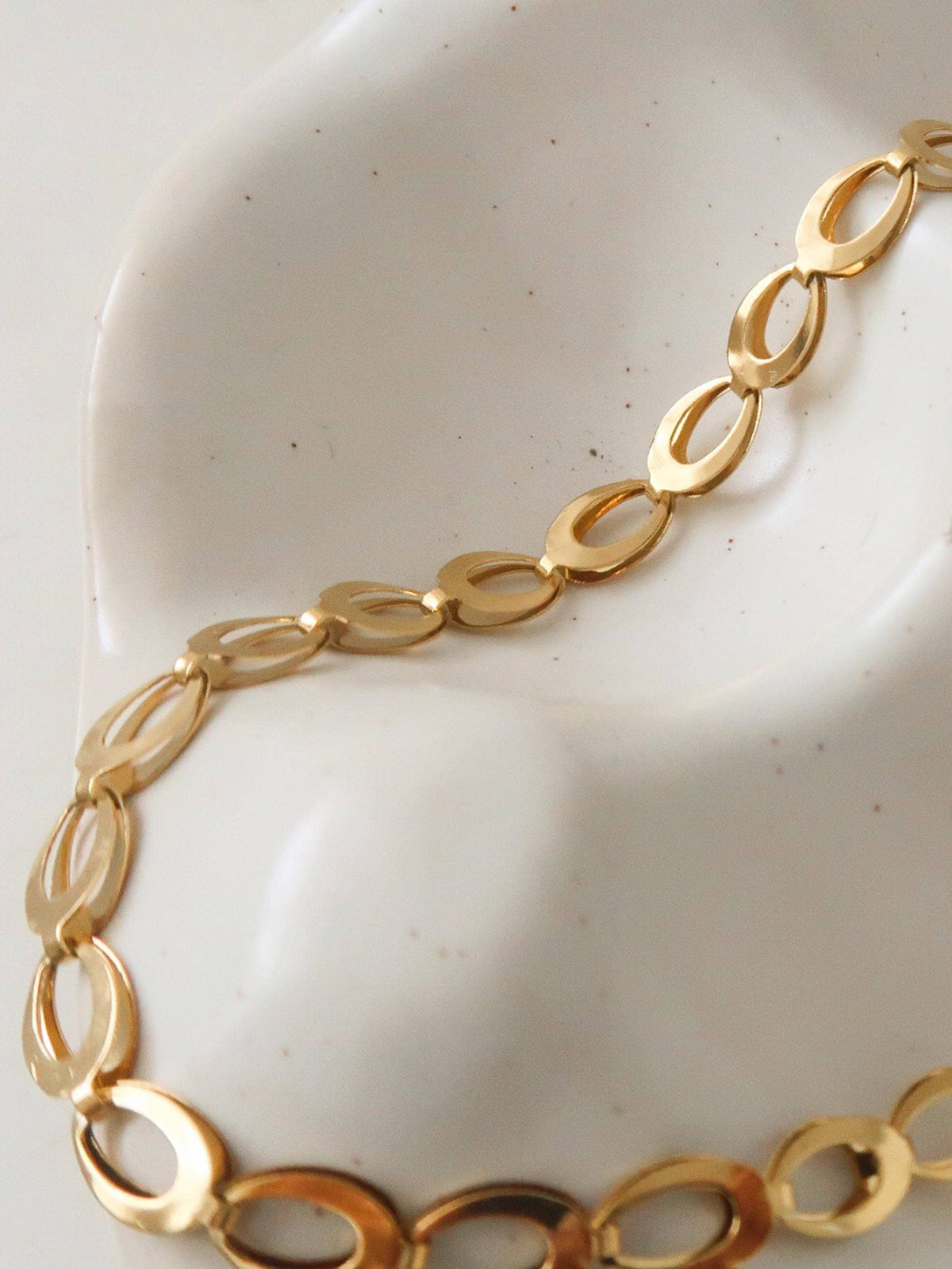 MÍSTIKA OVAL LINK NECKLACE