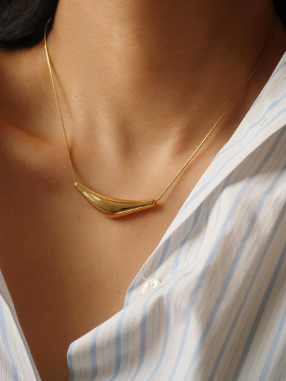 MÍSTIKA CURVE NECKLACE: SILVER | GOLD