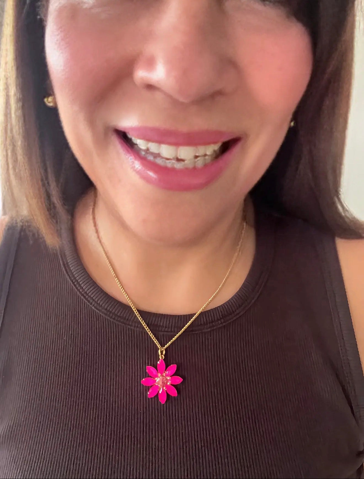 TOVA MINI MOLLY NECKLACE IN ELECTRICS: ELECTRIC PINK