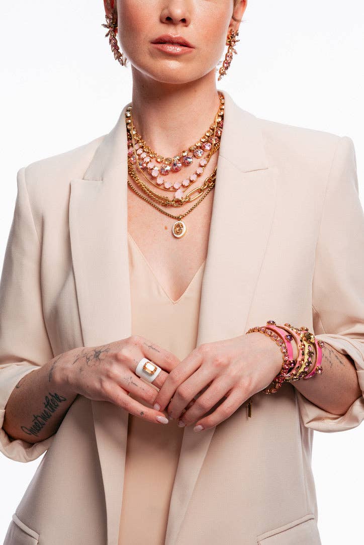 TOVA DAKOTA PENDANT NECKLACE: PEACH