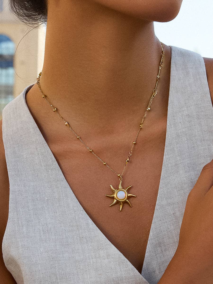 MÍSTIKA SUN PENDANT NECKLACE