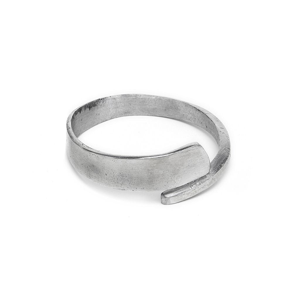 VESTOPAZZO HAMMERED CUFF BRACELET
