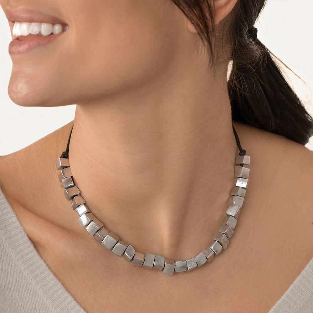 VESTOPAZZO SHORT CUBE NECKLACE