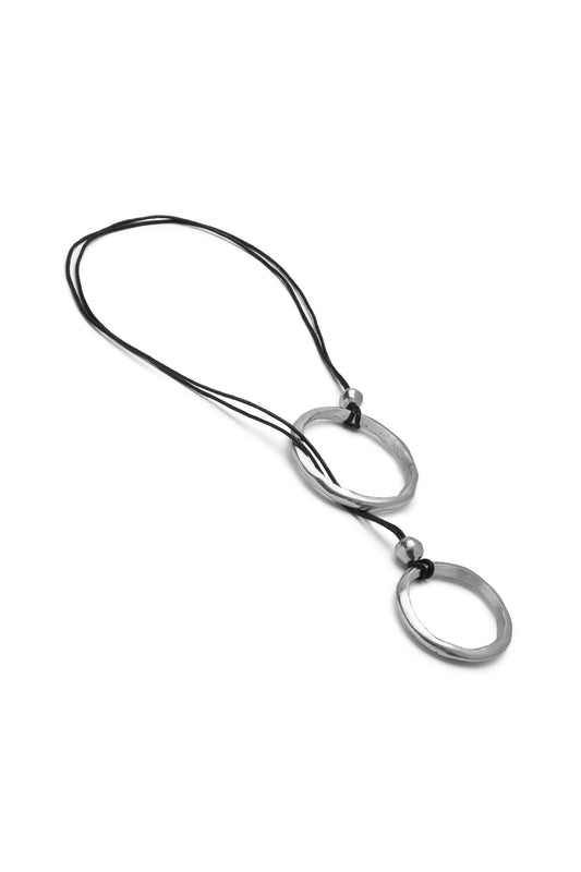 VESTOPAZZO 2 CIRCLES BLACK CORD NECKLACE