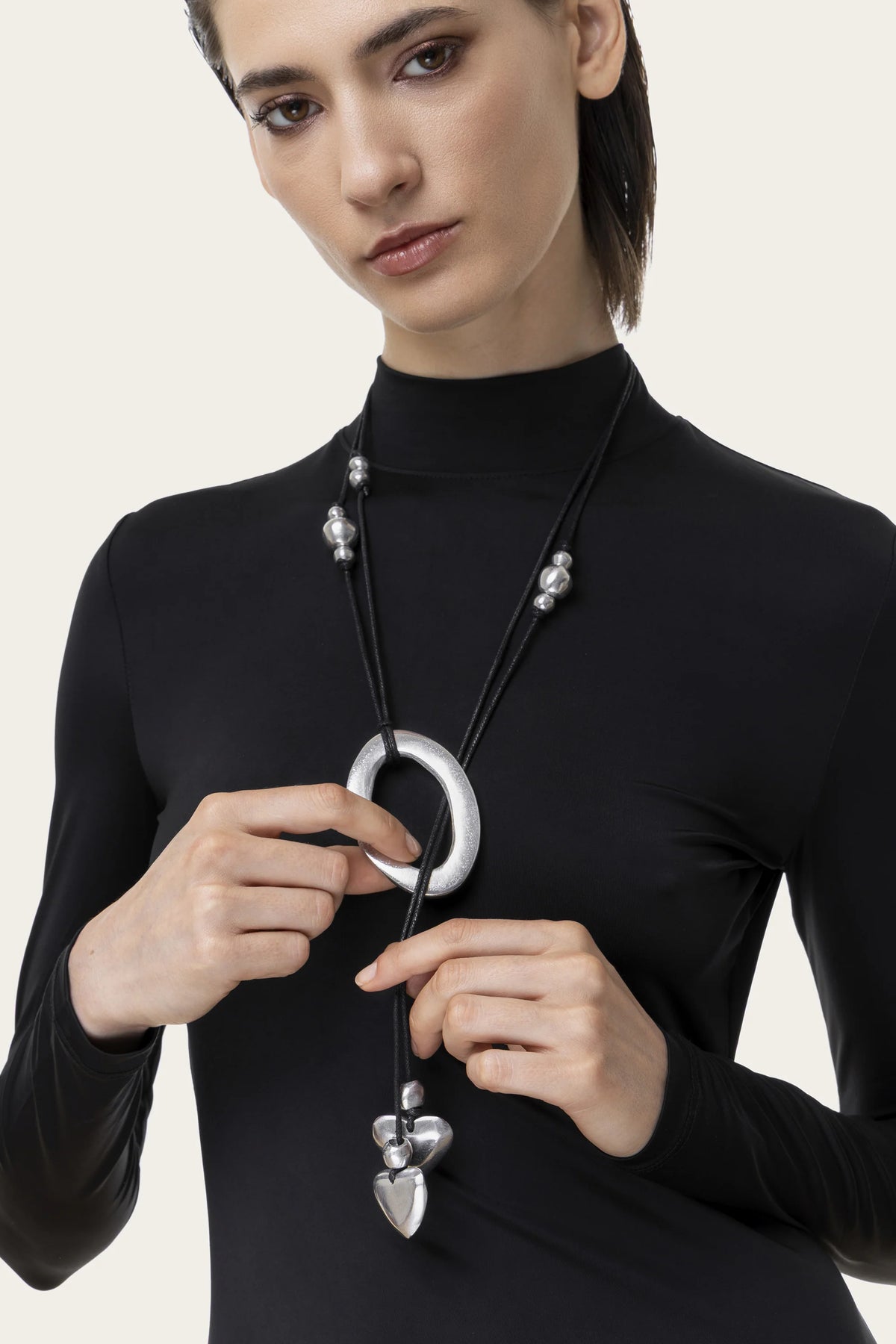 VESTOPAZZO OVAL AND HEART PENDANT