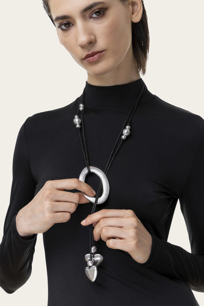 VESTOPAZZO OVAL AND HEART PENDANT