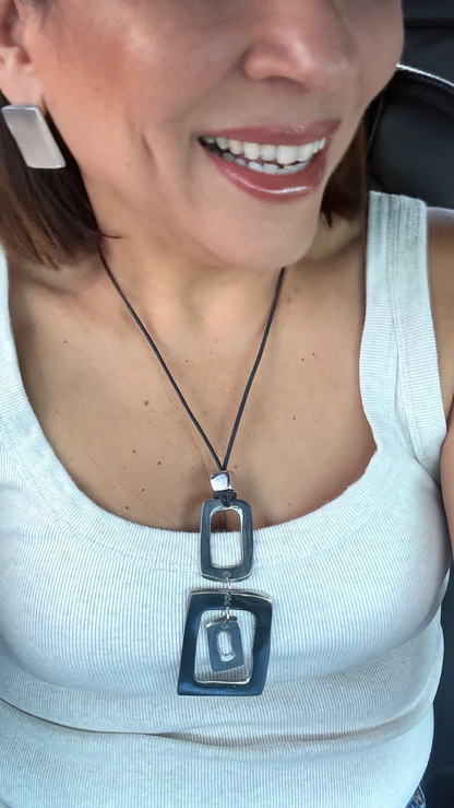 VESTOPAZZO OVAL RECTANGLE PENDANT NECKLACE