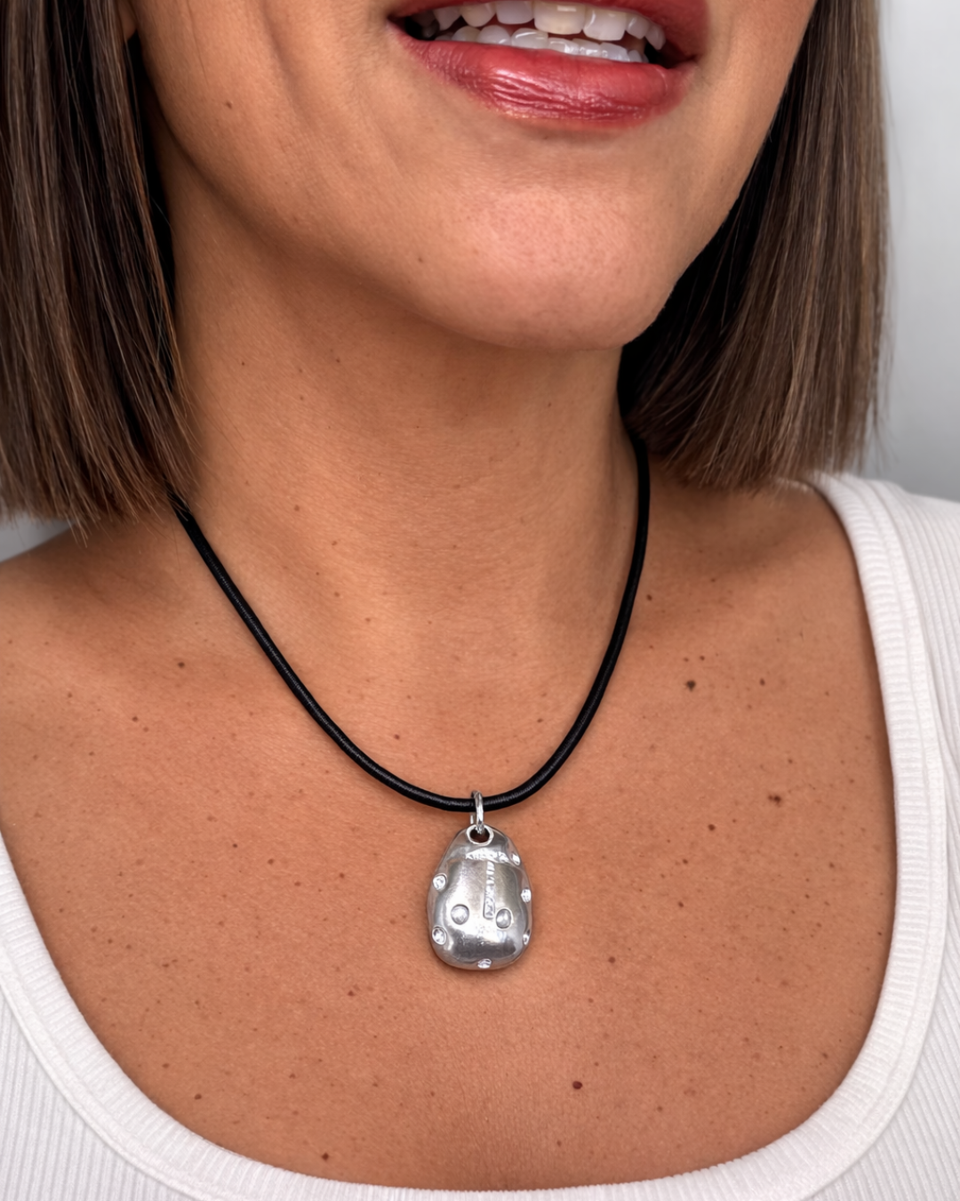 VESTOPAZZO LADYBUG CHARM WITH MÍSTIKA LEATHER NECKLACE