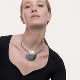 VESTOPAZZO ROUND PENDANT RIGID NECKLACE