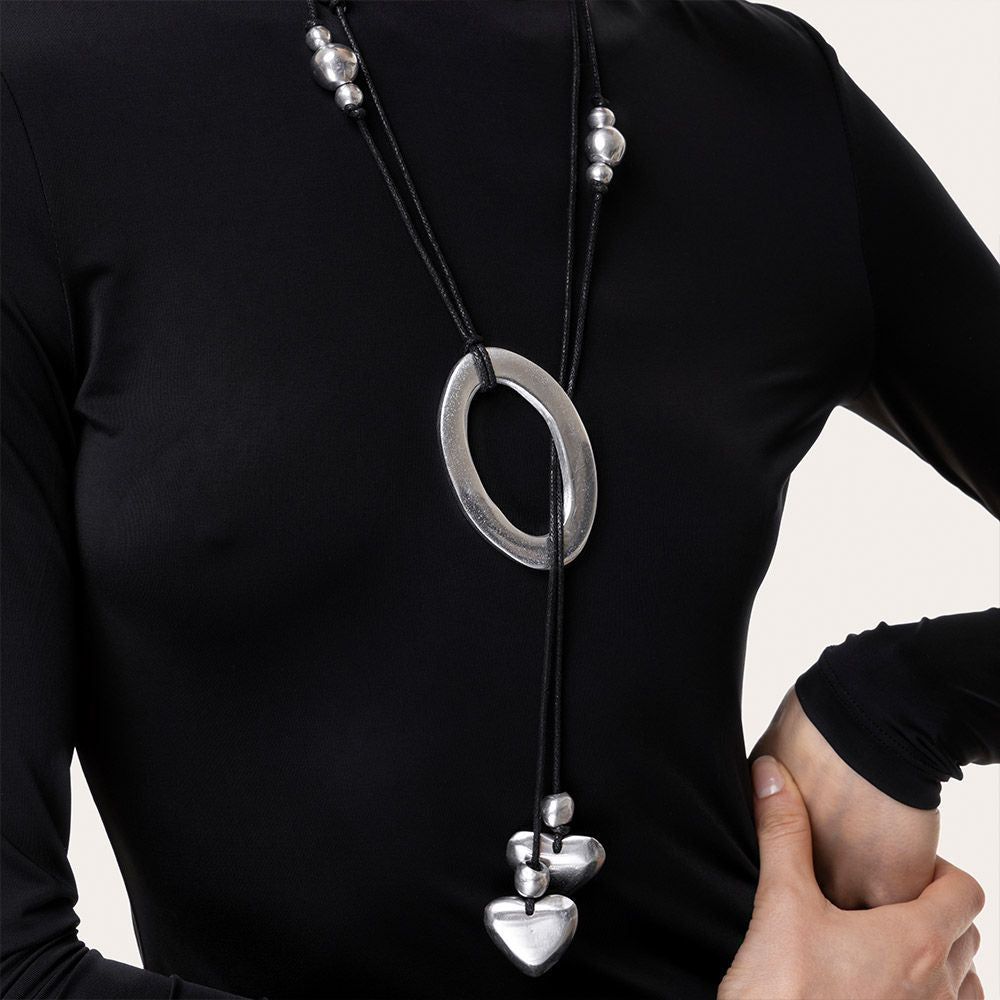 VESTOPAZZO OVAL AND HEART PENDANT