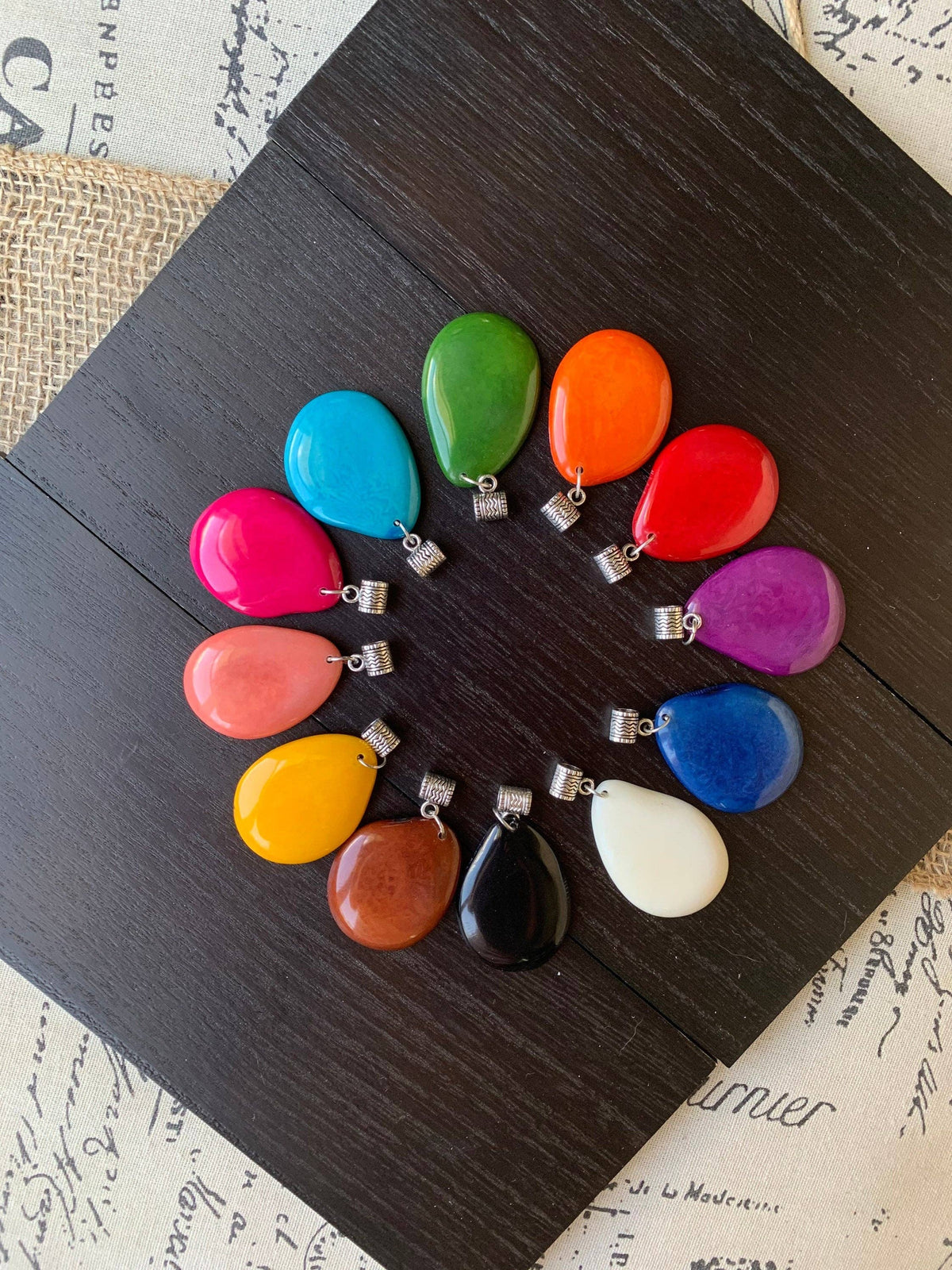 TAGUA - DROP PENDANT NECKLACE